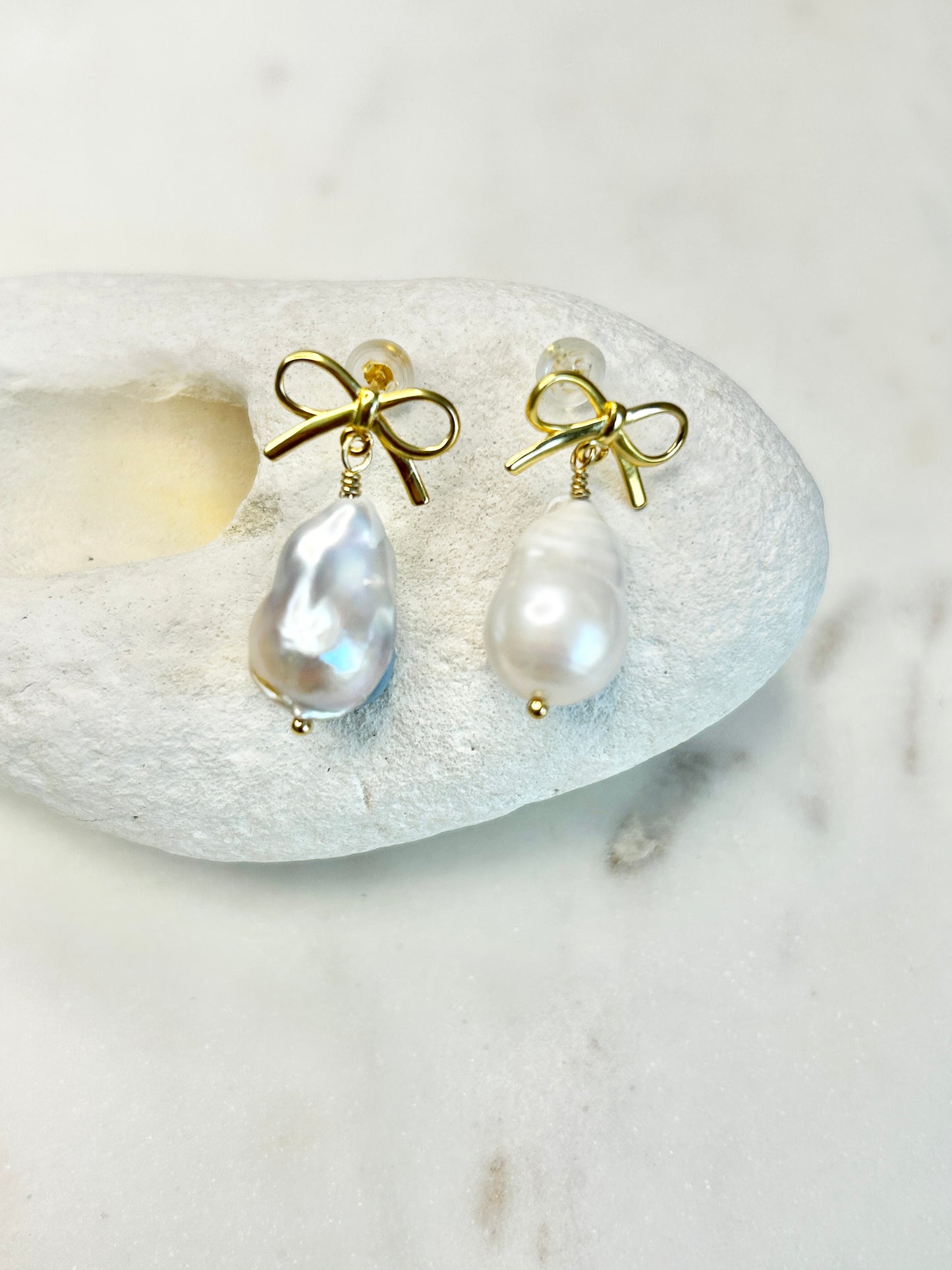 Amore Bow Earring