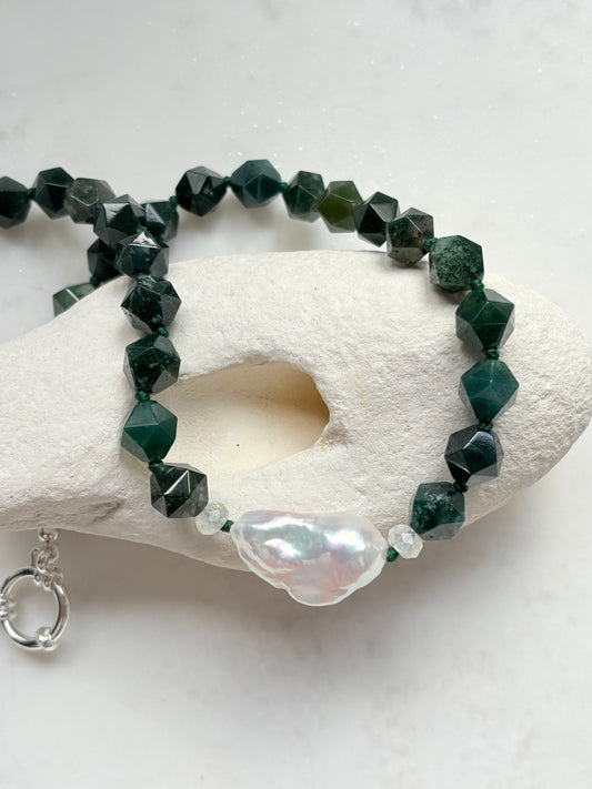 Star Cut Embrace Deluxe Moss Necklace - Limited