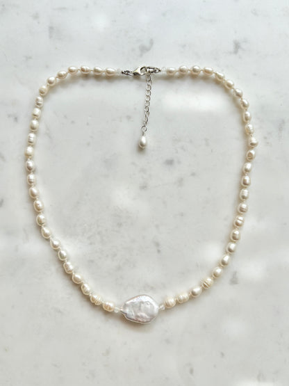 Pearly Baroque Embrace Ivory Necklace