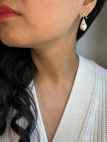 Amore Bow Earring