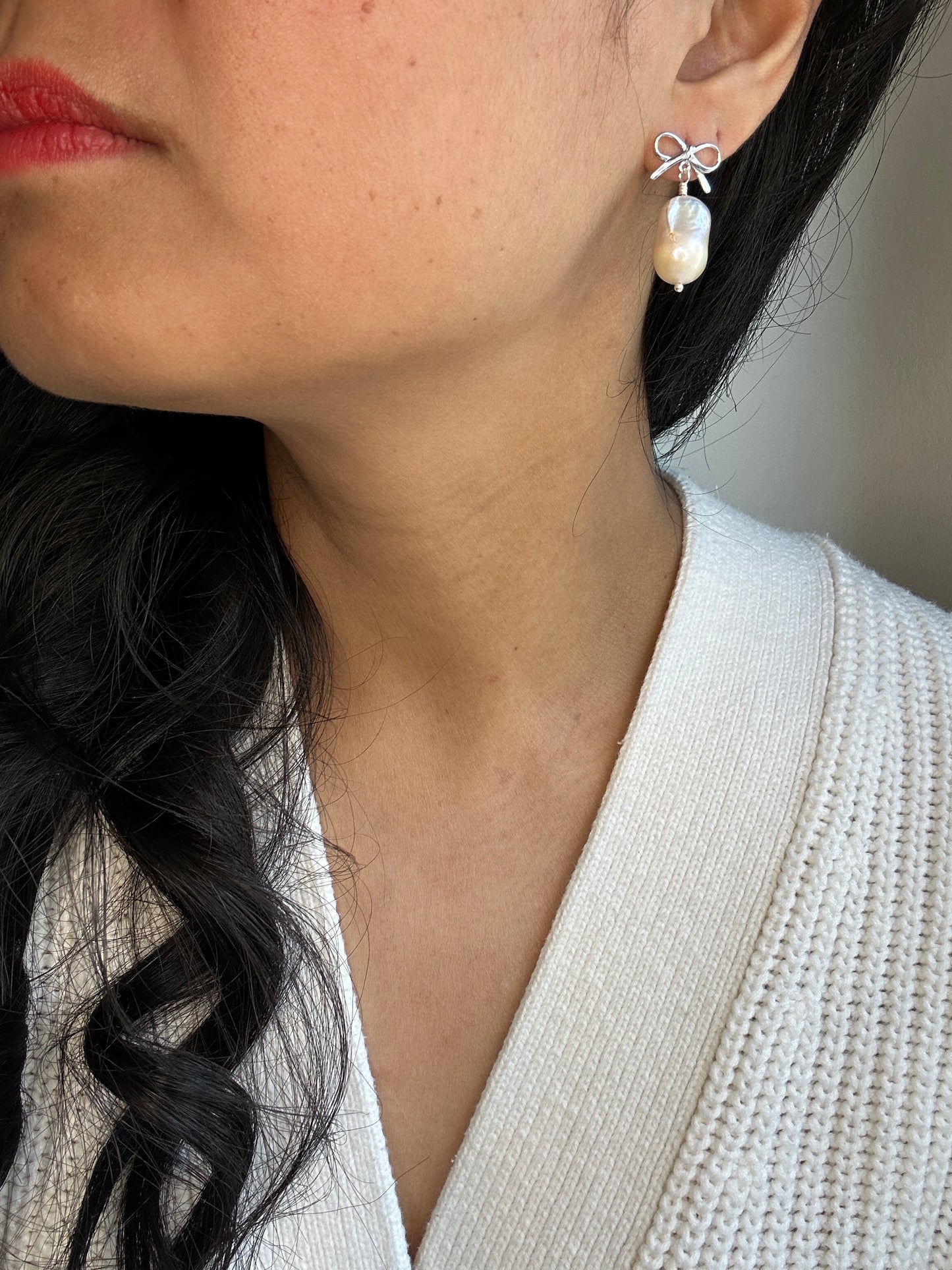 Amore Bow Earring
