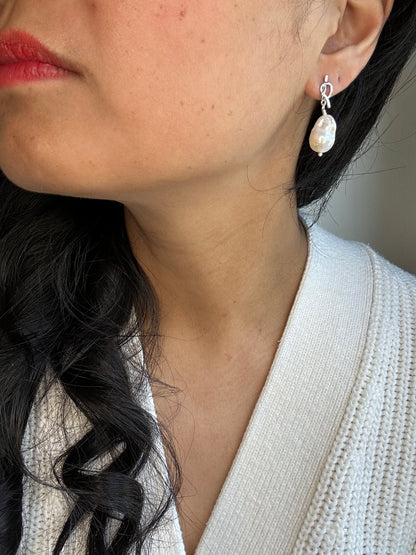 Sweetheart Knot Earring