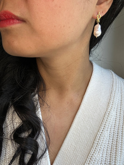 Sweetheart Knot Earring